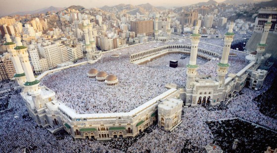 Саудия Арабистони коронавирус сабаб Умра зиёратчиларининг мамлакатга киришини тақиқлади