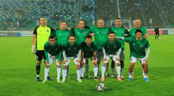 “Нефтчи” юлдузлари “Истиқлол” ўйингоҳини порлатди: Ўзбек футболининг 110 йиллиги муносабати билан Фарғонада бўлиб ўтган турнирда футбол фахрийлари майдонга чиқдилар